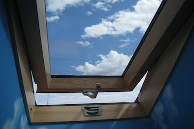 3層・4層ガラス仕様の外側アルミ被覆木製天窓
