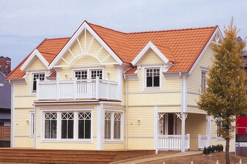 ブラインド内蔵木製窓で夏に強いスウェーデン住宅