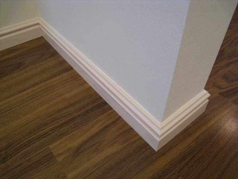 巾木の出隅における納まり