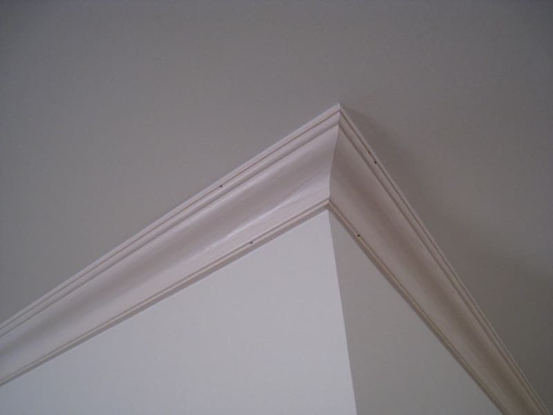 廻縁の造作形状が強調される出隅部分