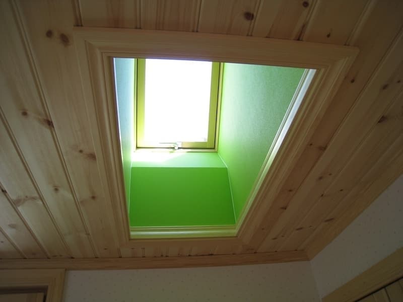 天井開口の周囲にケーシング