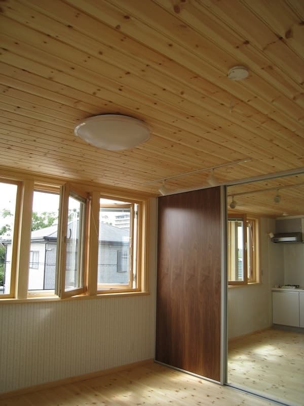 天井も北部産パイン