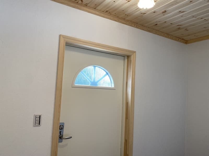 スウェーデン製断熱仕様のデザインドア