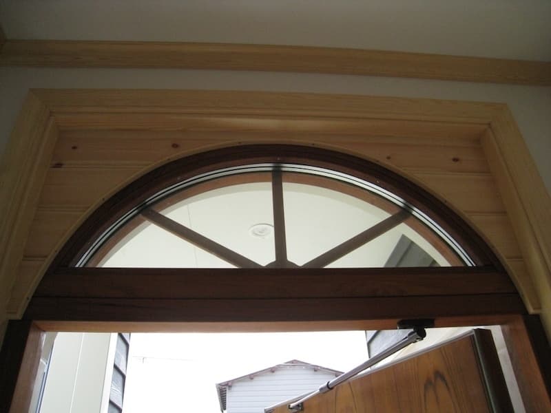 半円形のオーバーライト（室内側）