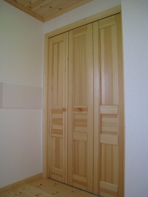 折戸周囲はケーシングで納め