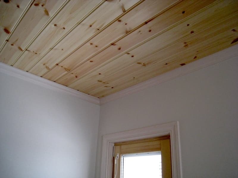 天井パネルは無塗装で使用