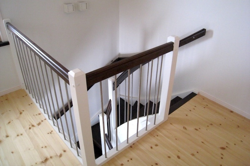 北欧家具のような木製階段