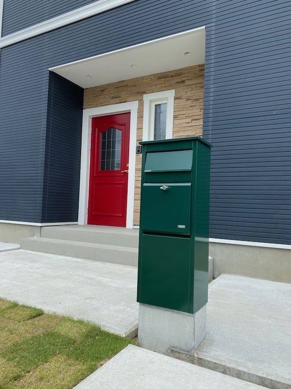 北欧デザインの宅配ボックス