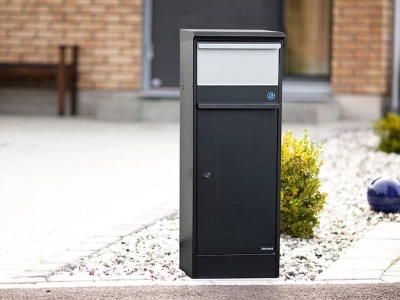 スウェーデンの独立型郵便受け