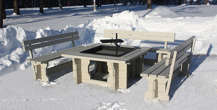 スウェーデン北部産ログの焚き火台セット