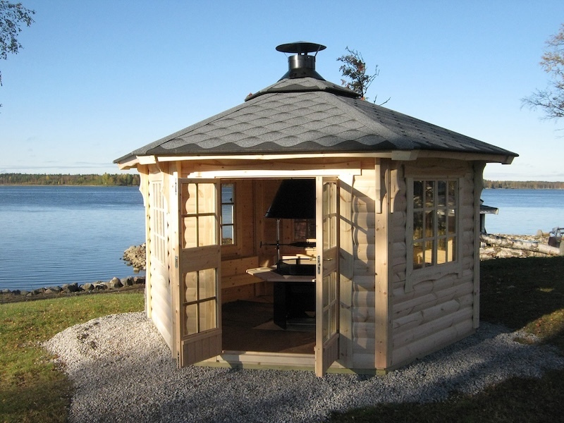 背が高くより開放的な窓とガラスドア