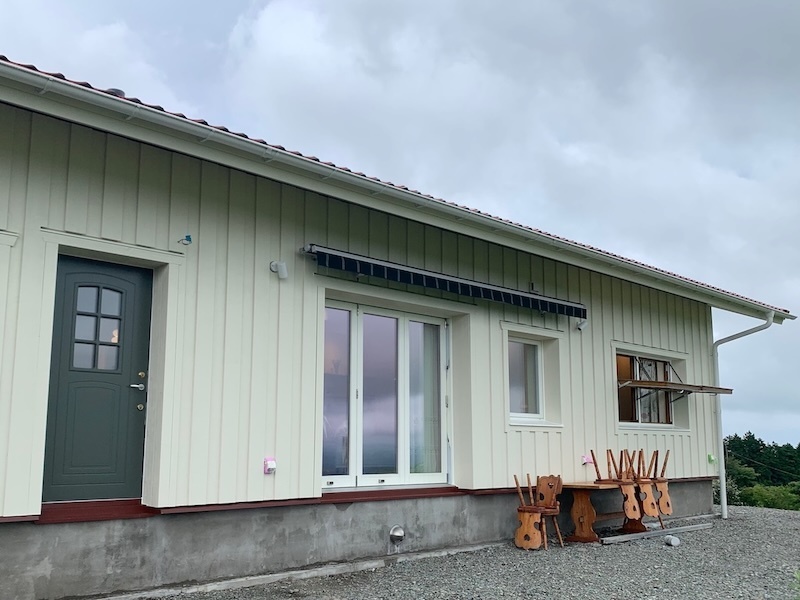 大きなテラス用オーニング（角度調整付）