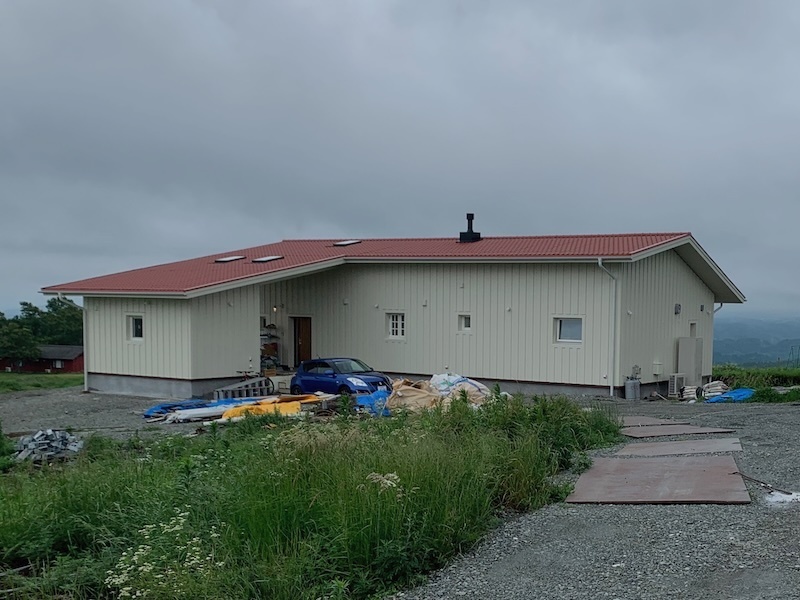 倉庫から車寄せを覆う大屋根