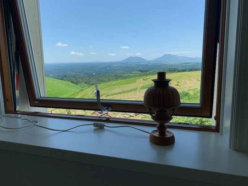 大きな窓で美しい景色