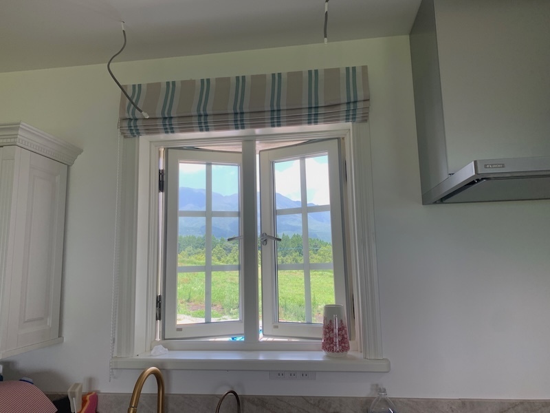 ケーシング＆窓台で伝統的な納め