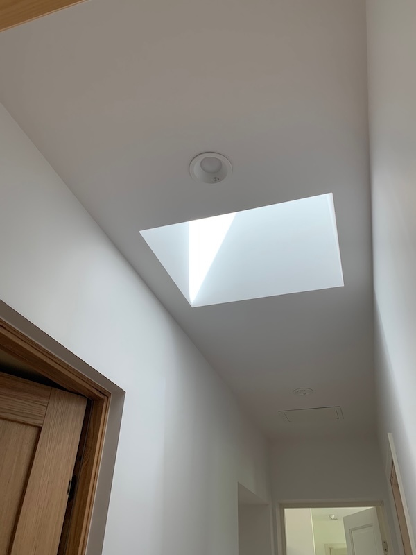 廊下にトップライト